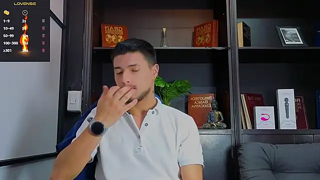 Snapshot of EdwardRoss_ chatting on September 16, 2025, 9:05 pm EdwardRoss  online show from September 16, 2025, 9:05 pm