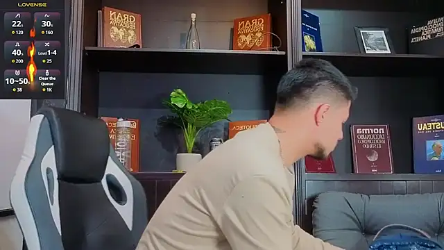 Snapshot of EdwardRoss_ chatting on October 3, 2025, 9:05 pm EdwardRoss  online show from October 3, 2025, 9:05 pm