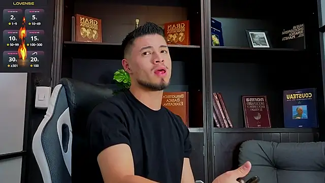 Snapshot of EdwardRoss_ chatting on September 30, 2025, 8:37 pm EdwardRoss  online show from September 30, 2025, 8:37 pm