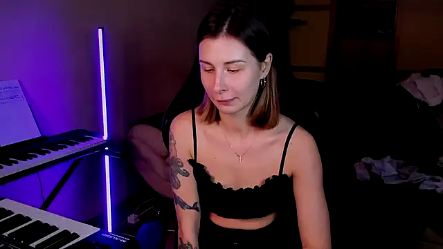 CallMeKira online show from December 12, 2024, 5:26 pm