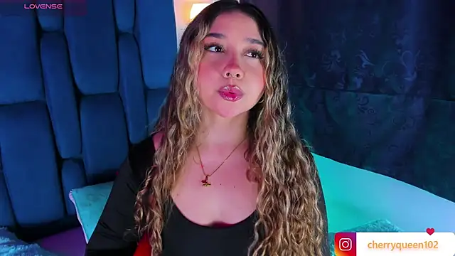 Cherryyquen online show from November 11, 2025, 8:14 pm