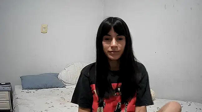 Snapshot of melodybar27 chatting on January 21, 2025, 3:59 am melodybar27 online show from January 21, 2025, 3:59 am