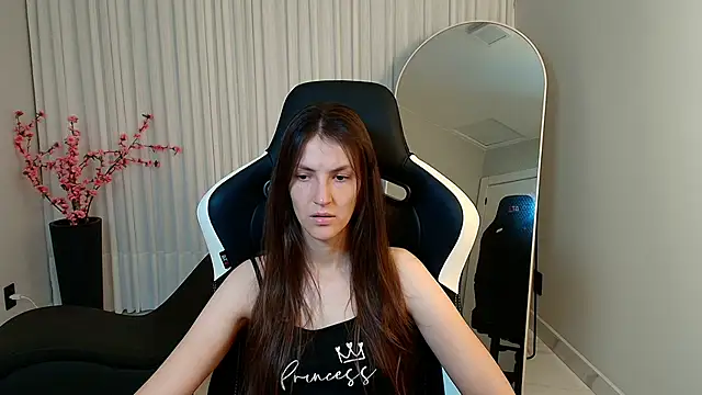 Snapshot of upssnowy chatting on October 11, 2025, 5:03 pm upssnowy online show from October 11, 2025, 5:03 pm