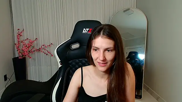 Snapshot of upssnowy chatting on October 27, 2025, 7:15 pm upssnowy online show from October 27, 2025, 7:15 pm