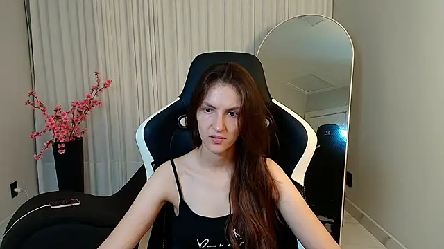 Snapshot of upssnowy chatting on October 17, 2025, 9:27 pm upssnowy online show from October 17, 2025, 9:27 pm