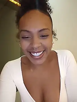 Snapshot of Julia_Pretinha chatting on May 11, 2026, 1:45 pm Julia Pretinha online show from May 11, 2026, 1:45 pm