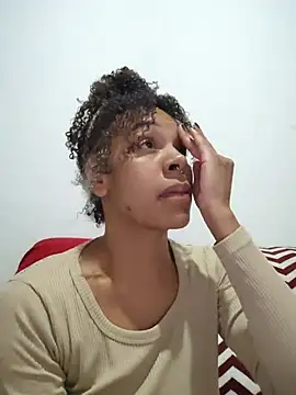 Julia Pretinha online show from June 20, 2026, 2:49 am