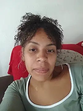 Julia Pretinha online show from June 23, 2026, 5:55 pm