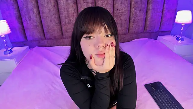 Snapshot of Fluffy_Bubble21 chatting on March 20, 2025, 7:14 am Fluffy Bubble21 online show from March 20, 2025, 7:14 am