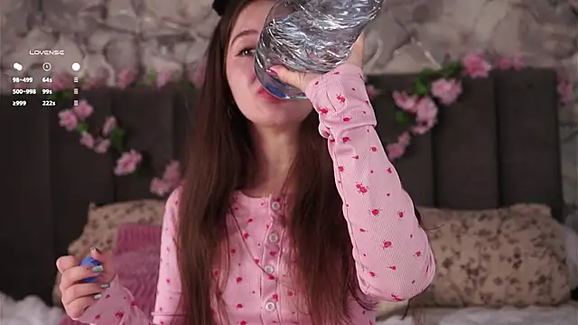 Snapshot of AmiLewis chatting on July 18, 2026, 1:14 am AmiLewis online show from July 18, 2026, 1:14 am