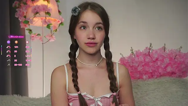 AmiLewis online show from September 21, 2025, 1:11 am