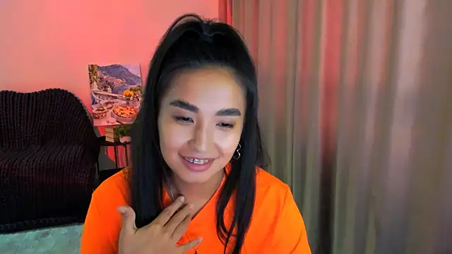 Snapshot of worldofkim chatting on February 23, 2025, 12:27 pm worldofkim online show from February 23, 2025, 12:27 pm