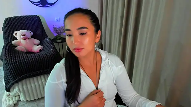 Snapshot of worldofkim chatting on September 17, 2025, 8:33 pm worldofkim online show from September 17, 2025, 8:33 pm