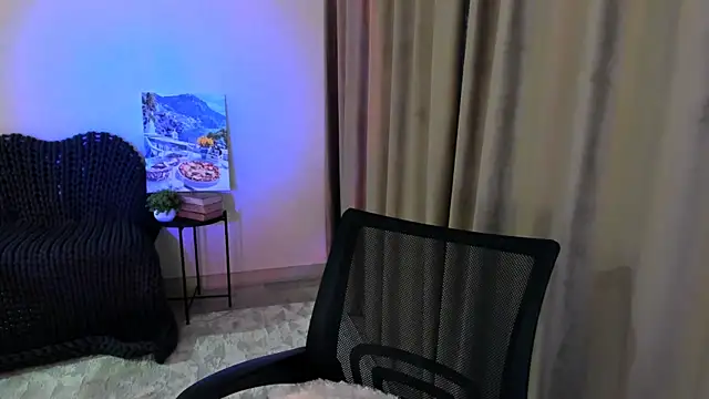 Snapshot of worldofkim chatting on March 21, 2025, 4:40 pm worldofkim online show from March 21, 2025, 4:40 pm