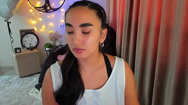 worldofkim online show from April 18, 2026, 11:45 am