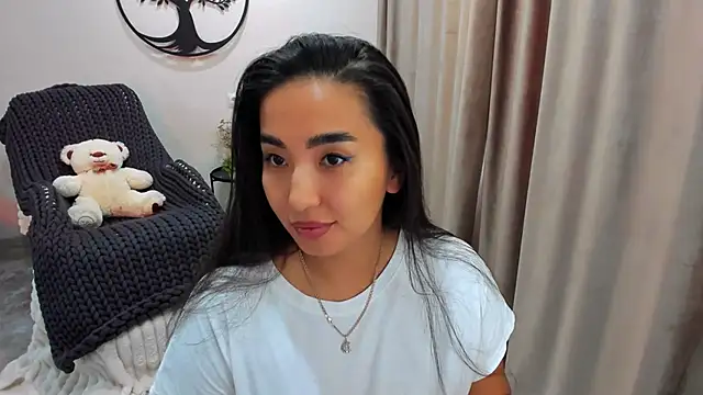 Snapshot of worldofkim chatting on October 22, 2025, 6:35 am worldofkim online show from October 22, 2025, 6:35 am