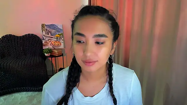 Snapshot of worldofkim chatting on March 12, 2025, 7:02 am worldofkim online show from March 12, 2025, 7:02 am