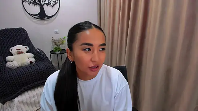 Snapshot of worldofkim chatting on October 9, 2025, 10:49 am worldofkim online show from October 9, 2025, 10:49 am