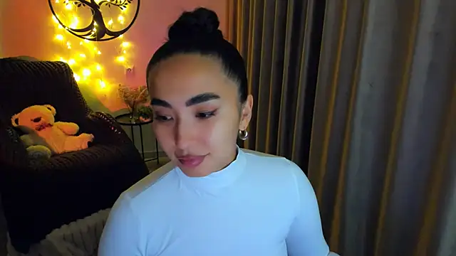 worldofkim online show from November 28, 2025, 3:23 pm