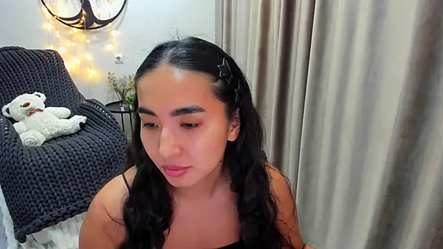 worldofkim online show from November 30, 2025, 9:48 pm