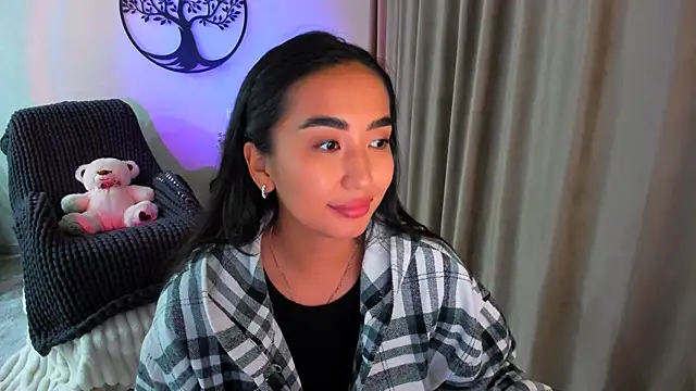 Snapshot of worldofkim chatting on October 8, 2025, 2:51 pm worldofkim online show from October 8, 2025, 2:51 pm