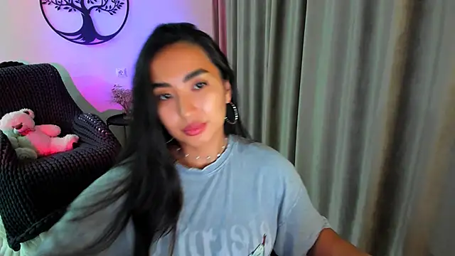 worldofkim online show from November 10, 2025, 6:46 pm