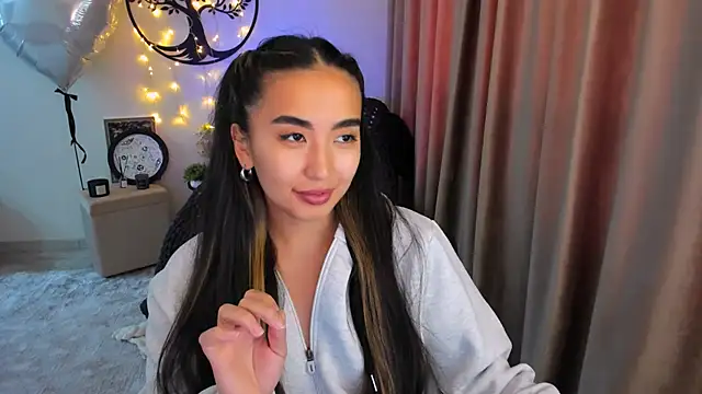 worldofkim online show from April 14, 2026, 10:42 am