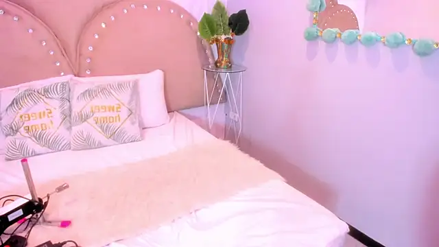 Snapshot of Miia_Thompsonn chatting on September 9, 2025, 3:27 am Miia Thompsonn online show from September 9, 2025, 3:27 am