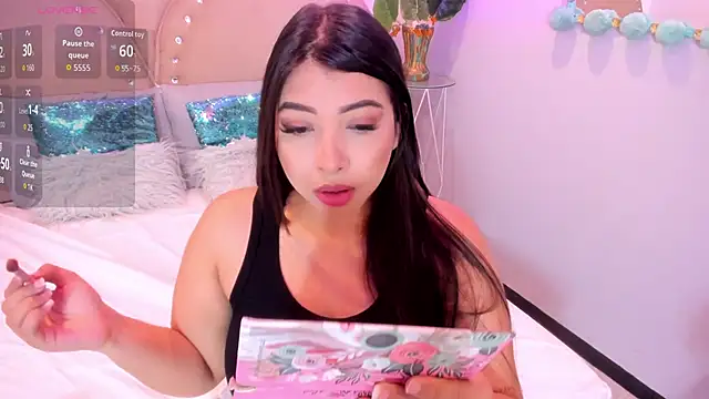 Miia Thompsonn online show from November 6, 2025, 3:32 am