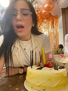 Miah gomez  online show from January 30, 2025, 7:04 pm