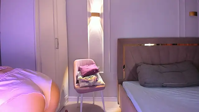 heemia online show from March 29, 2026, 2:24 am