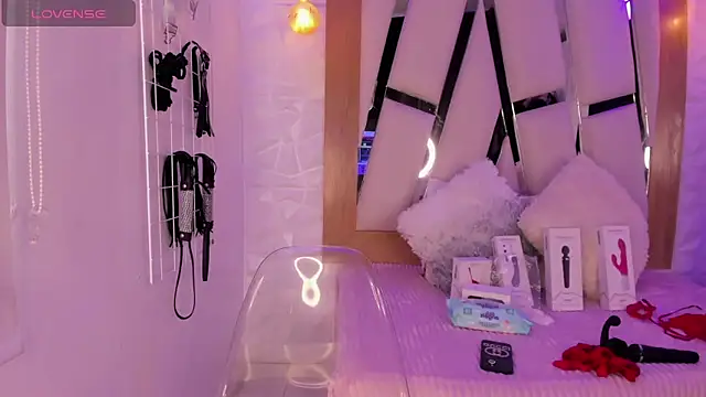 ary cooper  online show from March 12, 2025, 6:53 pm