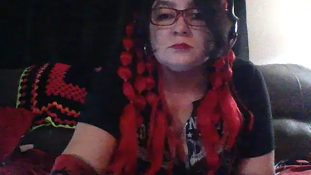 Snapshot of CaptainAnnas chatting on November 3, 2025, 10:41 am CaptainAnnas online show from November 3, 2025, 10:41 am