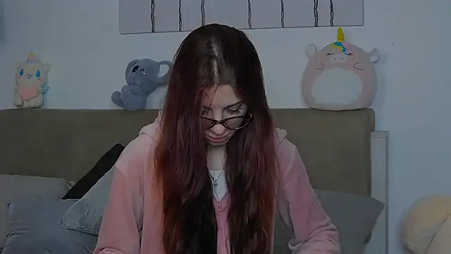 Snapshot of CassKiera chatting on October 18, 2025, 4:58 am CassKiera online show from October 18, 2025, 4:58 am