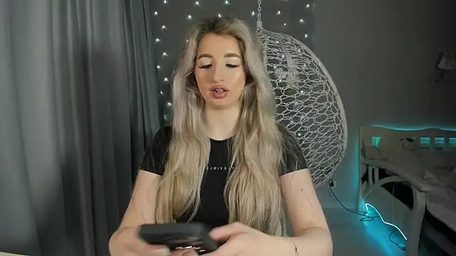 Snapshot of milky_waybaby chatting on October 18, 2025, 9:33 am milky waybaby online show from October 18, 2025, 9:33 am