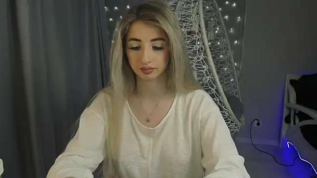 Snapshot of milky_waybaby chatting on September 25, 2025, 4:35 pm milky waybaby online show from September 25, 2025, 4:35 pm