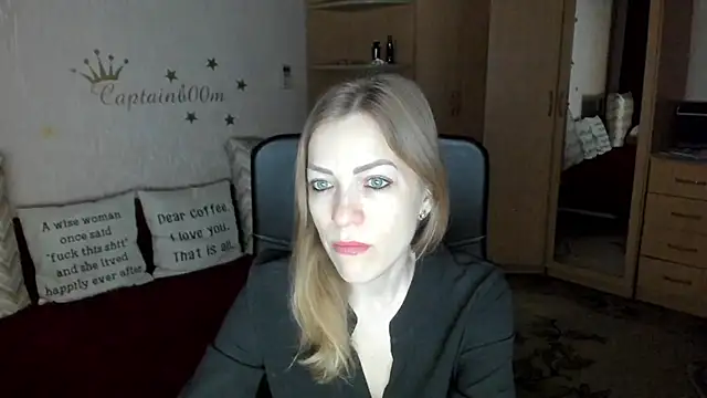 SilviaEyes online show from January 17, 2025, 4:17 am