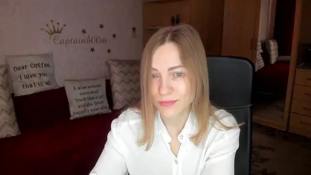 SilviaEyes online show from February 18, 2025, 4:26 am