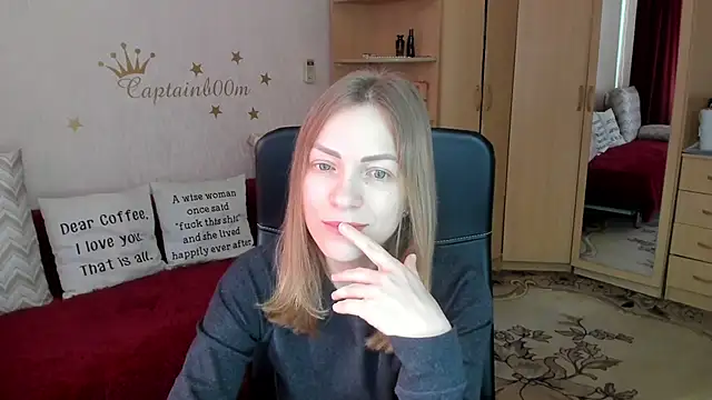 SilviaEyes online show from February 20, 2025, 6:39 am