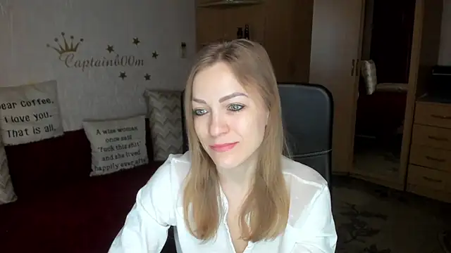 SilviaEyes online show from February 9, 2025, 3:22 am