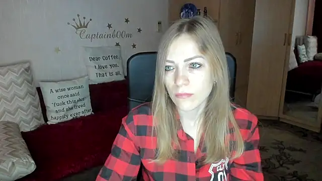 SilviaEyes online show from September 13, 2025, 3:17 am