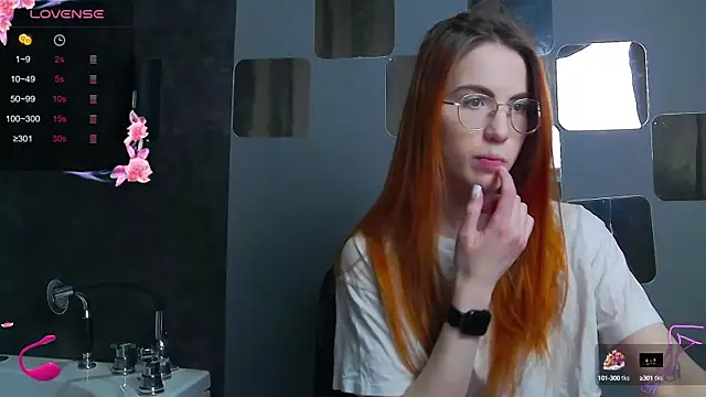 EmilyKents online show from February 13, 2025, 1:29 am