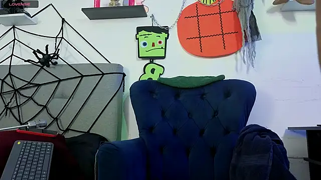 alissonandamy online show from October 20, 2025, 9:04 pm