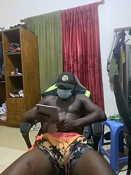 Snapshot of BigBrotherFreak chatting on February 13, 2026, 4:01 am BigBrotherFreak online show from February 13, 2026, 4:01 am