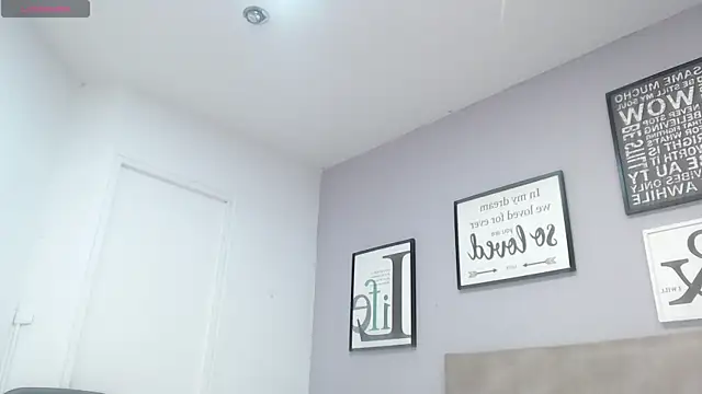 Snapshot of MileyHudson chatting on September 9, 2025, 3:49 am MileyHudson online show from September 9, 2025, 3:49 am