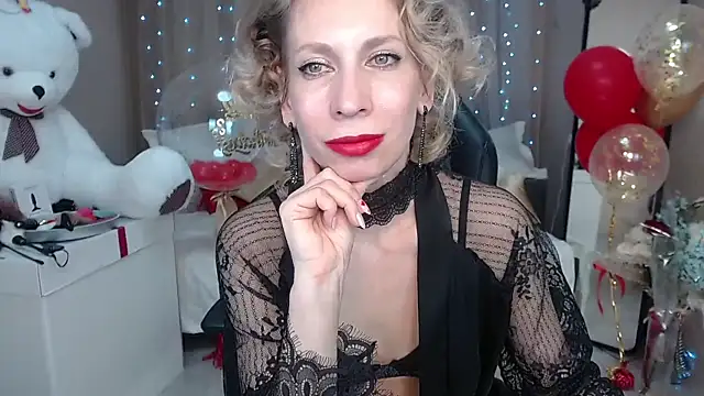 AdrianaSea online show from February 5, 2025, 5:20 pm