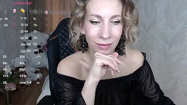 Snapshot of AdrianaSea chatting on November 7, 2025, 9:25 am AdrianaSea online show from November 7, 2025, 9:25 am