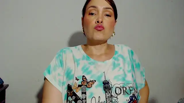 Miss Agatha online show from November 2, 2025, 3:00 am