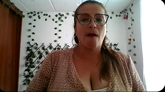 Snapshot of RossanaLionheart chatting on October 20, 2025, 8:42 pm RossanaLionheart online show from October 20, 2025, 8:42 pm