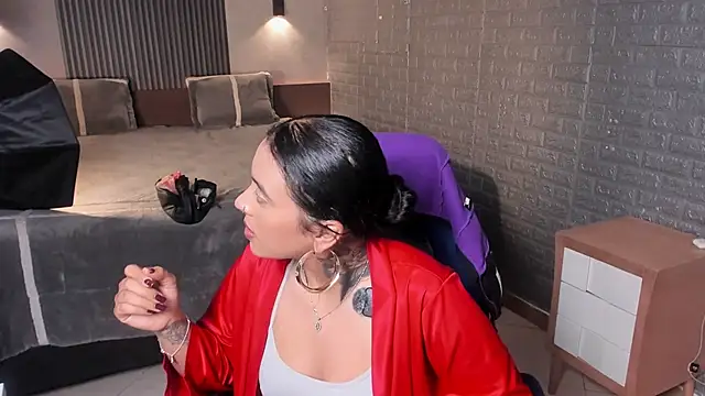 Snapshot of magic_marg chatting on October 9, 2025, 10:32 pm magic marg online show from October 9, 2025, 10:32 pm